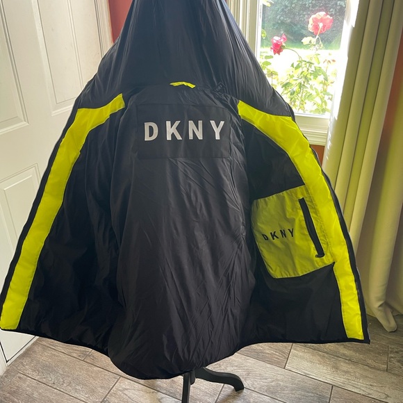 New unisex neon yellow DKNY winter coat. Size XXL - Picture 4 of 13